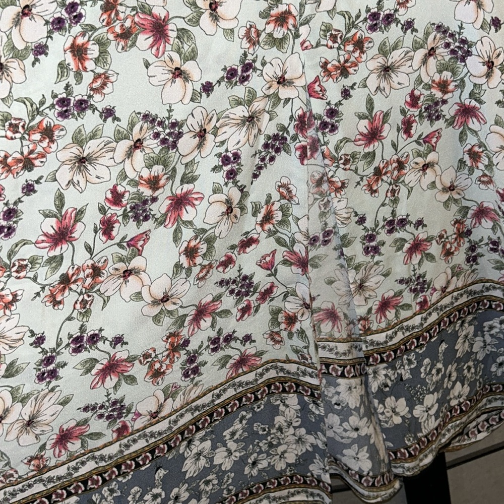 NWT Soulmates front slot maxi skirt with floral print - Picture 3 of 15